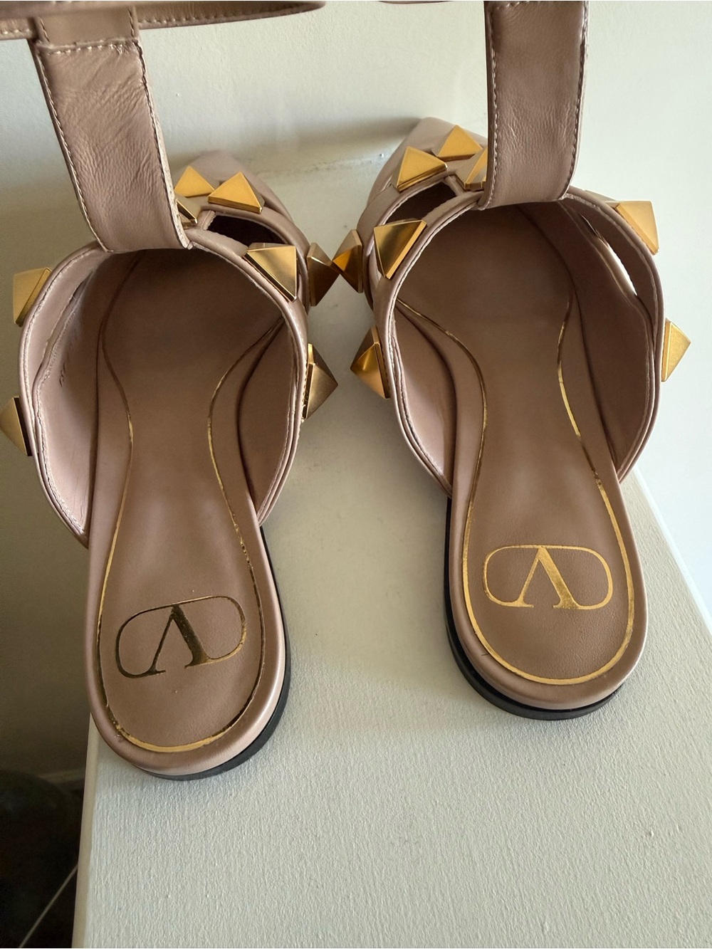 Valentino
Roman Stud Leather Ankle Strap Flat 38.5 - Picture 3 of 8